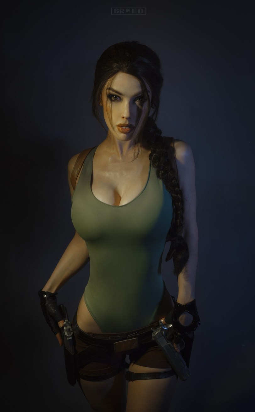 Lara croft cosplay