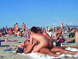Sex crowded beach